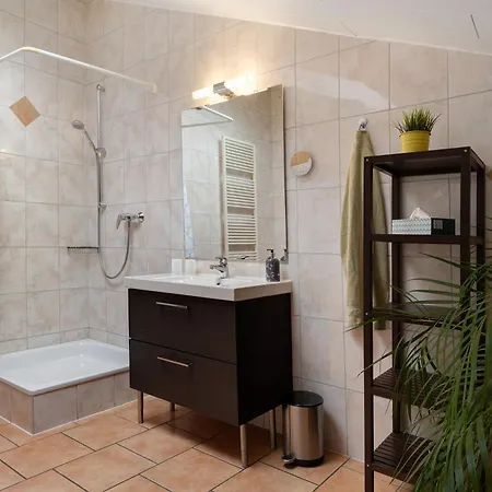 Weingut Ringwald דירה *